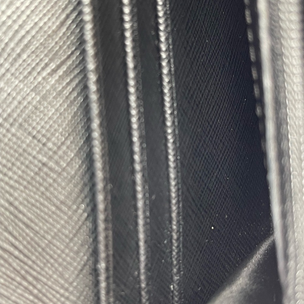 Coach Black Leather Wallet with Textured Finish - Picture 7 of 10